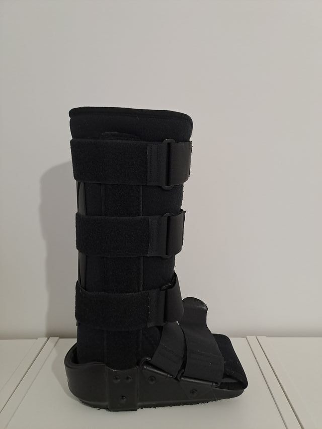 Walker Alto Fijo. Marca Orliman. Talla 1 (32-38)