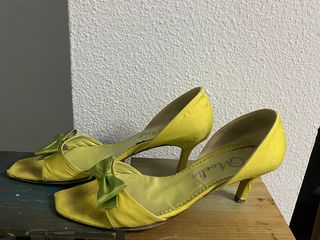 Zapatos de tacón pistacho de Lodi 