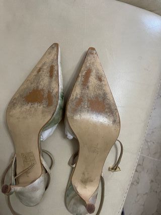 Zapatos verdes con tacón cómodo 