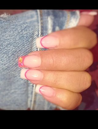 Hago uñas acrílicas y semi