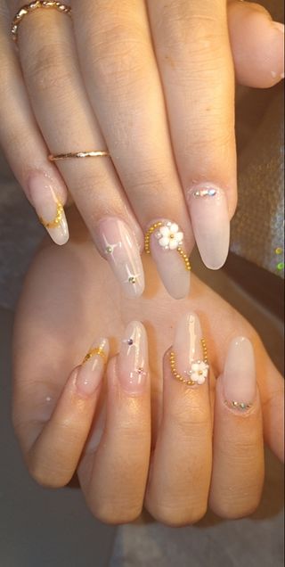 Hago uñas acrílicas y semi