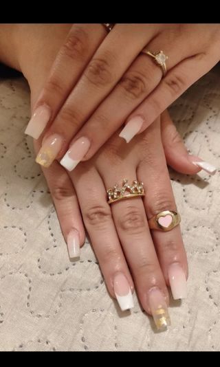 Hago uñas acrílicas y semi