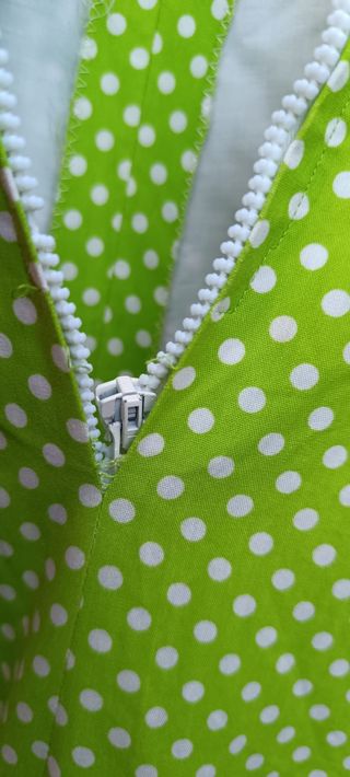 Vestido de sevillana flamenca gitana o rociero