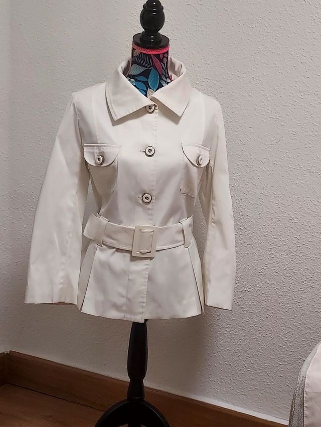 Impermeable mujer blanco