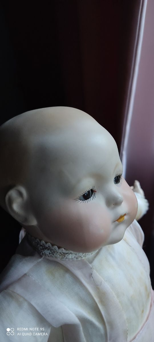 Muñeco antiguo, bebè de porcelana