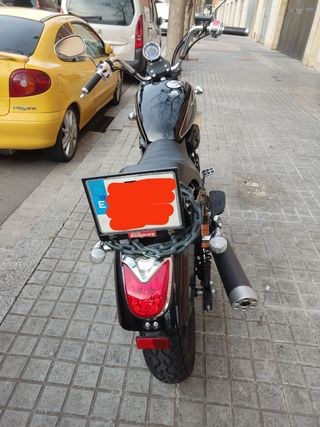 Moto negra con 5000km ITV 2027