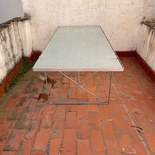 Mesa de comedor Moment de Niels Gammelgaard, Ikea.