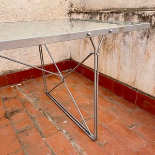 Mesa de comedor Moment de Niels Gammelgaard, Ikea.
