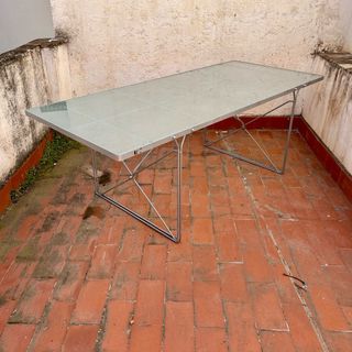 Mesa de comedor Moment de Niels Gammelgaard, Ikea.