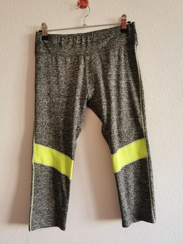 Mallas piratas de chica talla M/L.