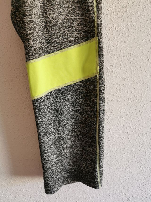 Mallas piratas de chica talla M/L.