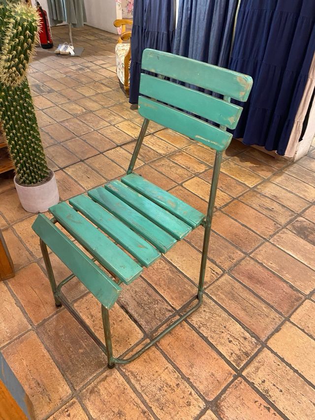 Mesa e duas cadeiras