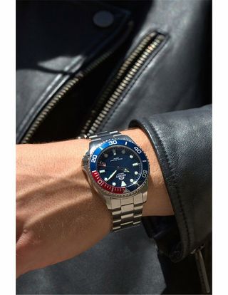 Mako III Diver's 200. 147-RA-AA0812L19B