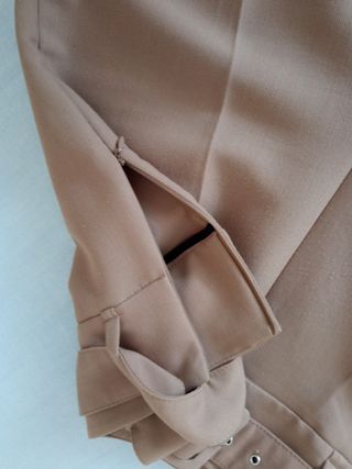Pantalón de Zara.