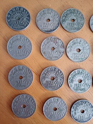 18 Monedas de 25 céntimos 1937