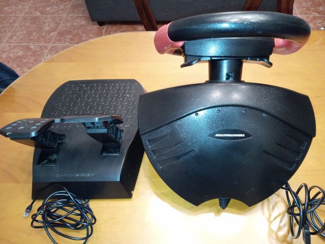 Volante y pedales para PS3 y Pc