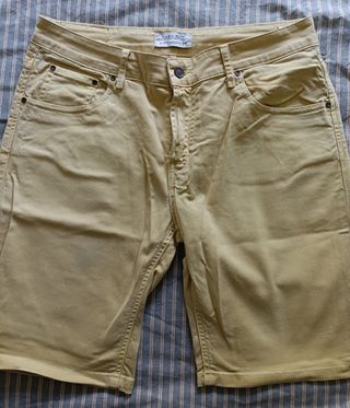 Vaqueros cortos. Zara. Amarillo. Chico