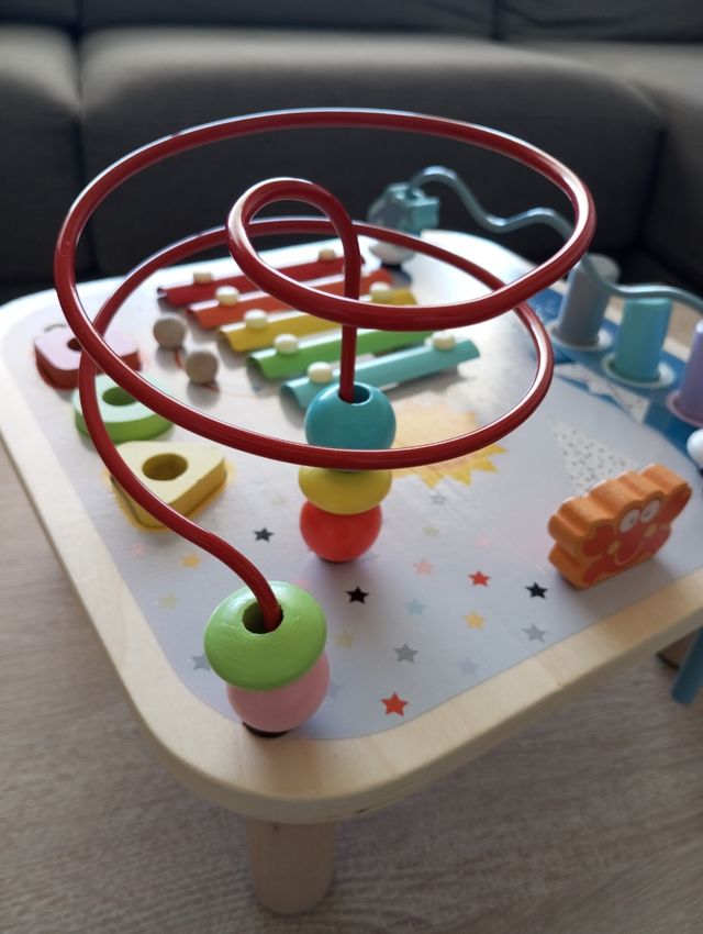 Mesa de actividades bebé