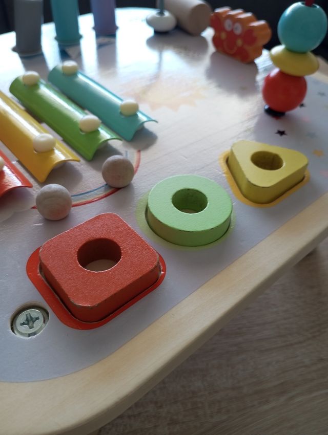 Mesa de actividades bebé