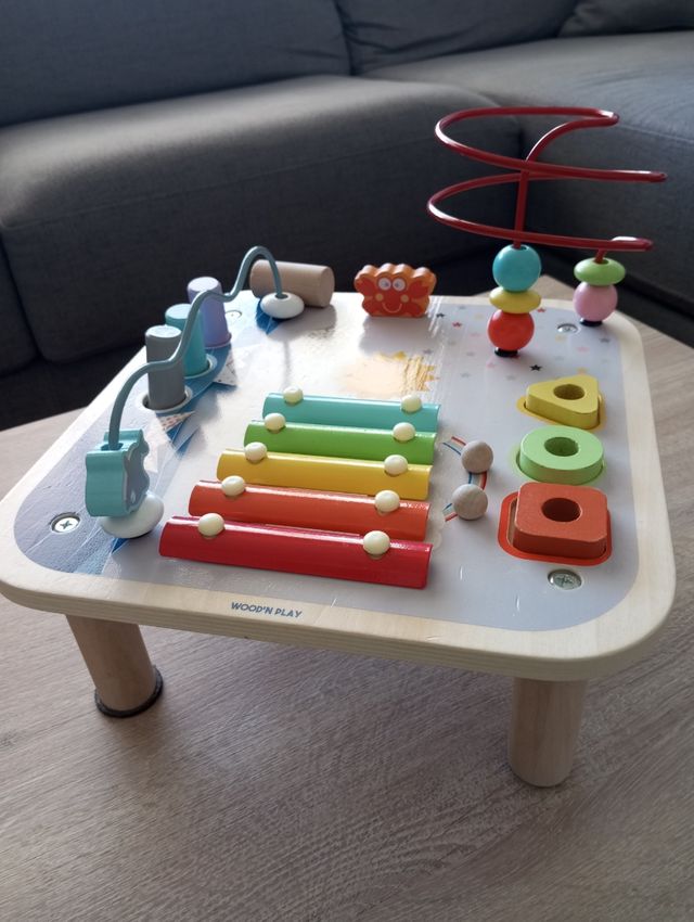 Mesa de actividades bebé