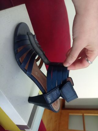 Sandalias de tiras y tacón alto