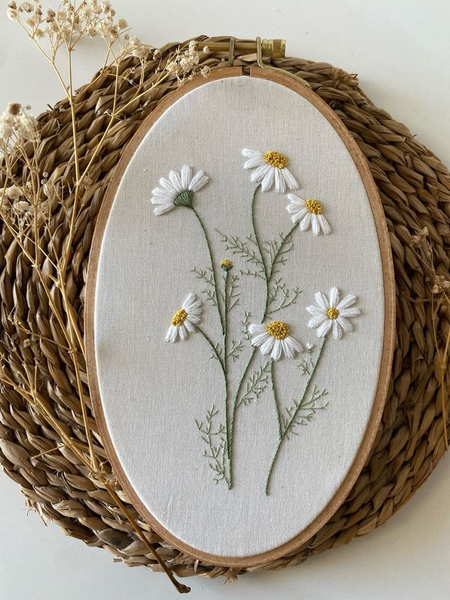 Bastidor bordado margaritas