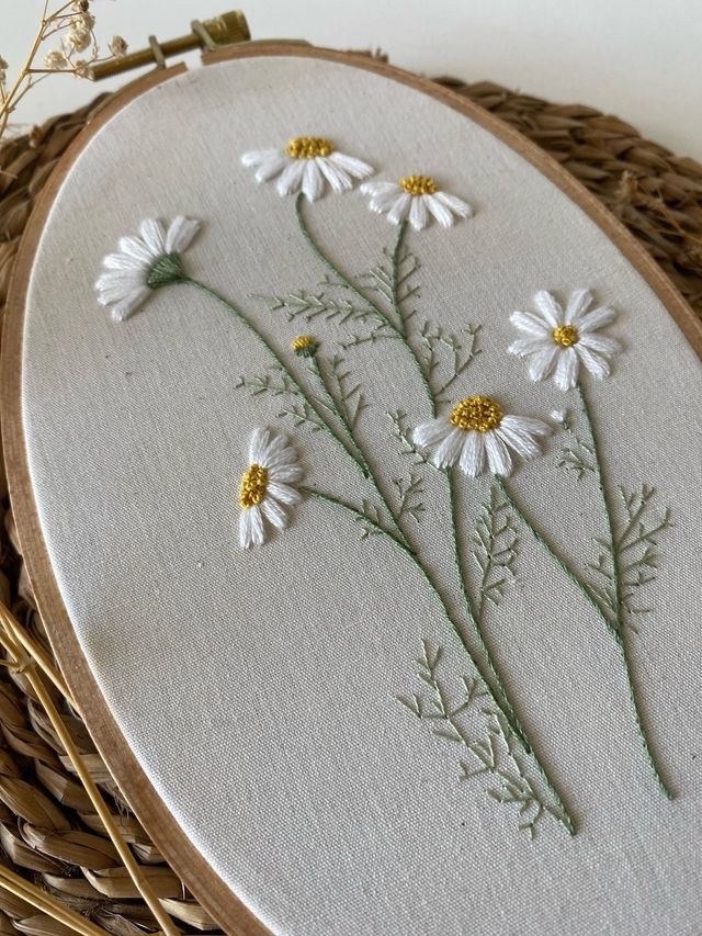Bastidor bordado margaritas