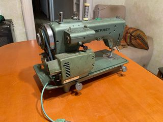Maquina de coser Refrey 427