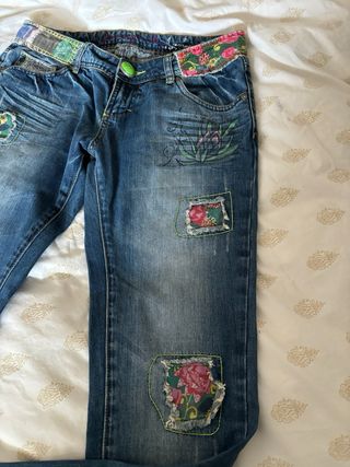 Pantalón tejano Desigual