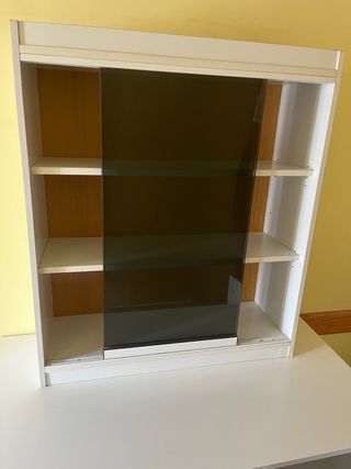 Mueble vitrina lacado en blanco
