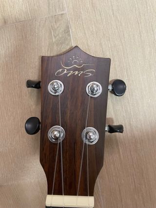 Ukelele y complementos