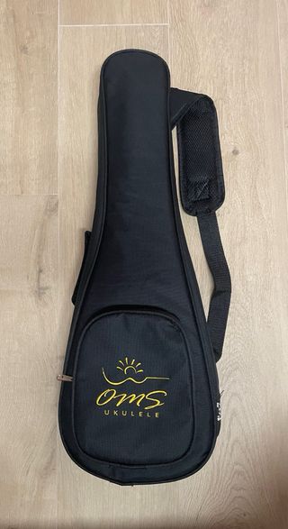 Ukelele y complementos