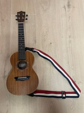 Ukelele y complementos