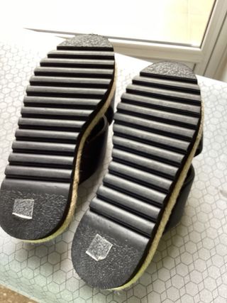 Sandalia plataforma negra