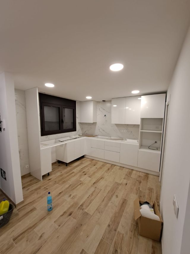 Pladur, parquet, plats dutxa, arreglar persianes