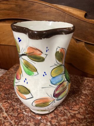 Antigua jarra ceramica pintada