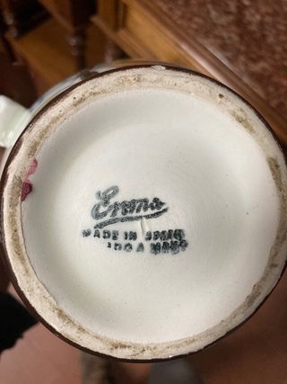 Antigua jarra ceramica pintada