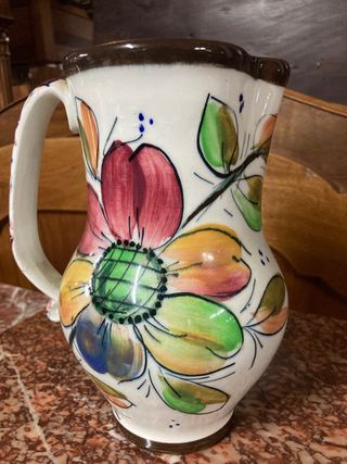 Antigua jarra ceramica pintada