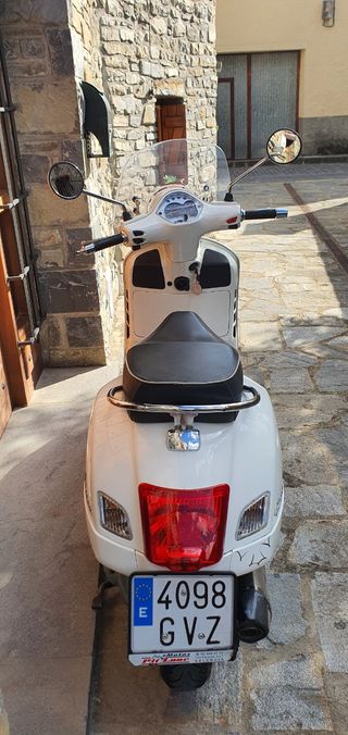 Vespa GTS ie 300