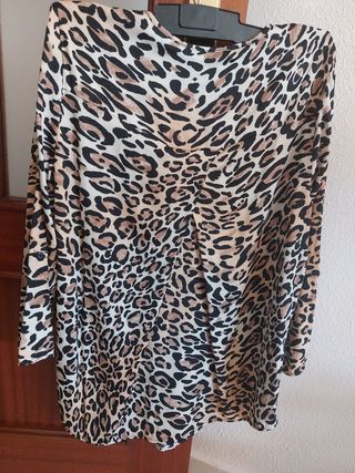 Blusa leopardo de Stradivarius