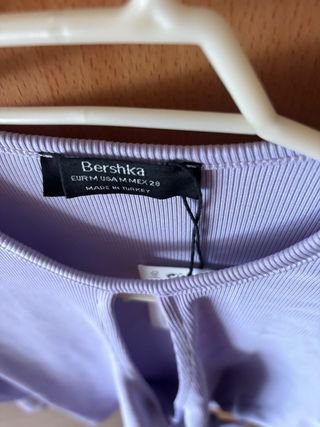 Top de Bershka lila