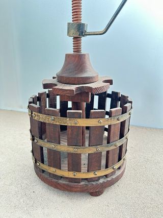 PRENSA VINO BOTELLERO