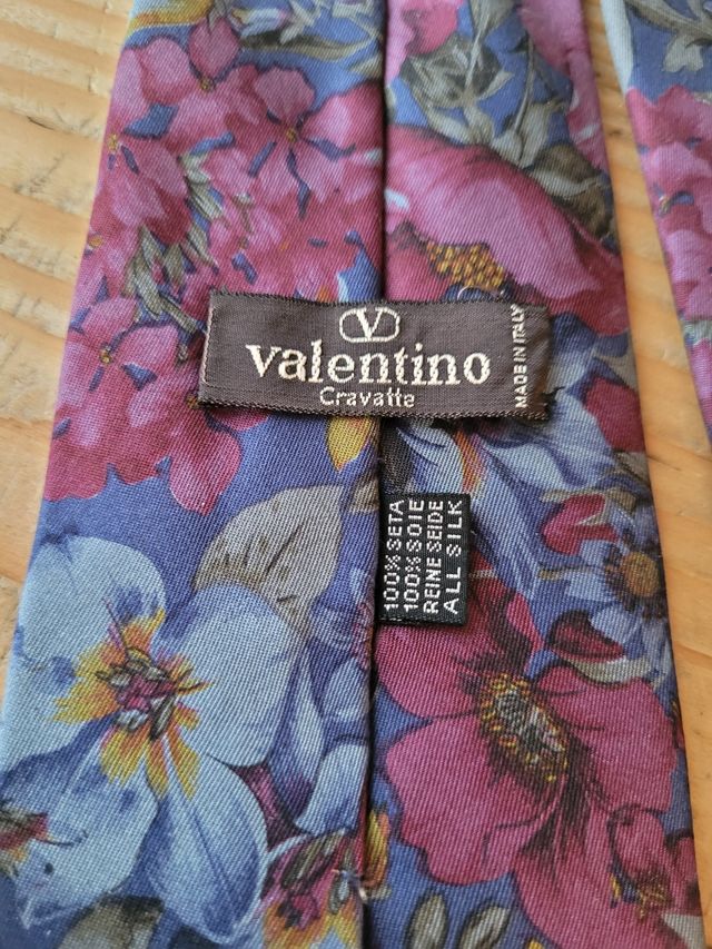 Cravatta vintage Valentino