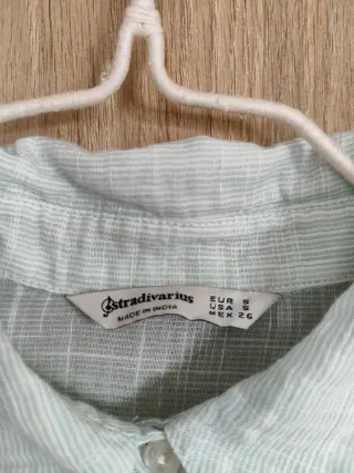 Camisa fluida · Stradivarius · S (perfecto estado)