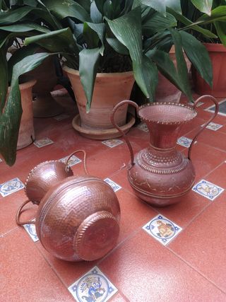 antigua pareja de jarras de cobre