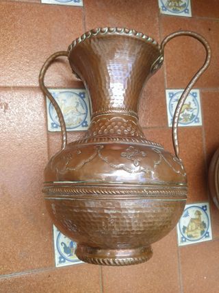 antigua pareja de jarras de cobre