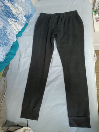 Pantalones negros básicos