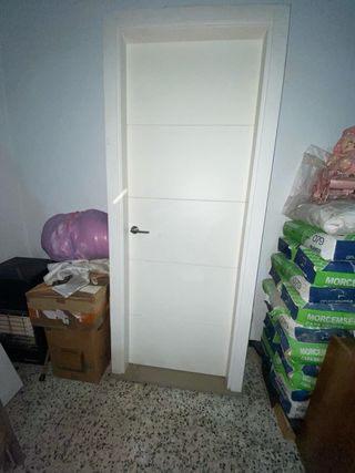 Puerta de madera de paso