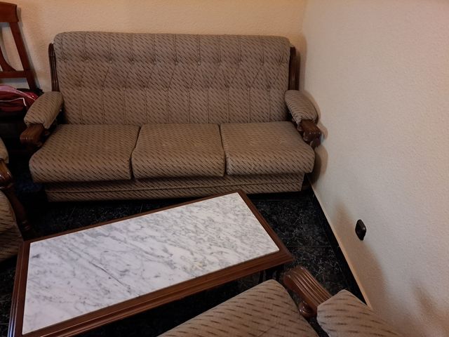 Conjunto de sofas y mesa antigua