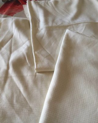 Tessuto bianco e giallo